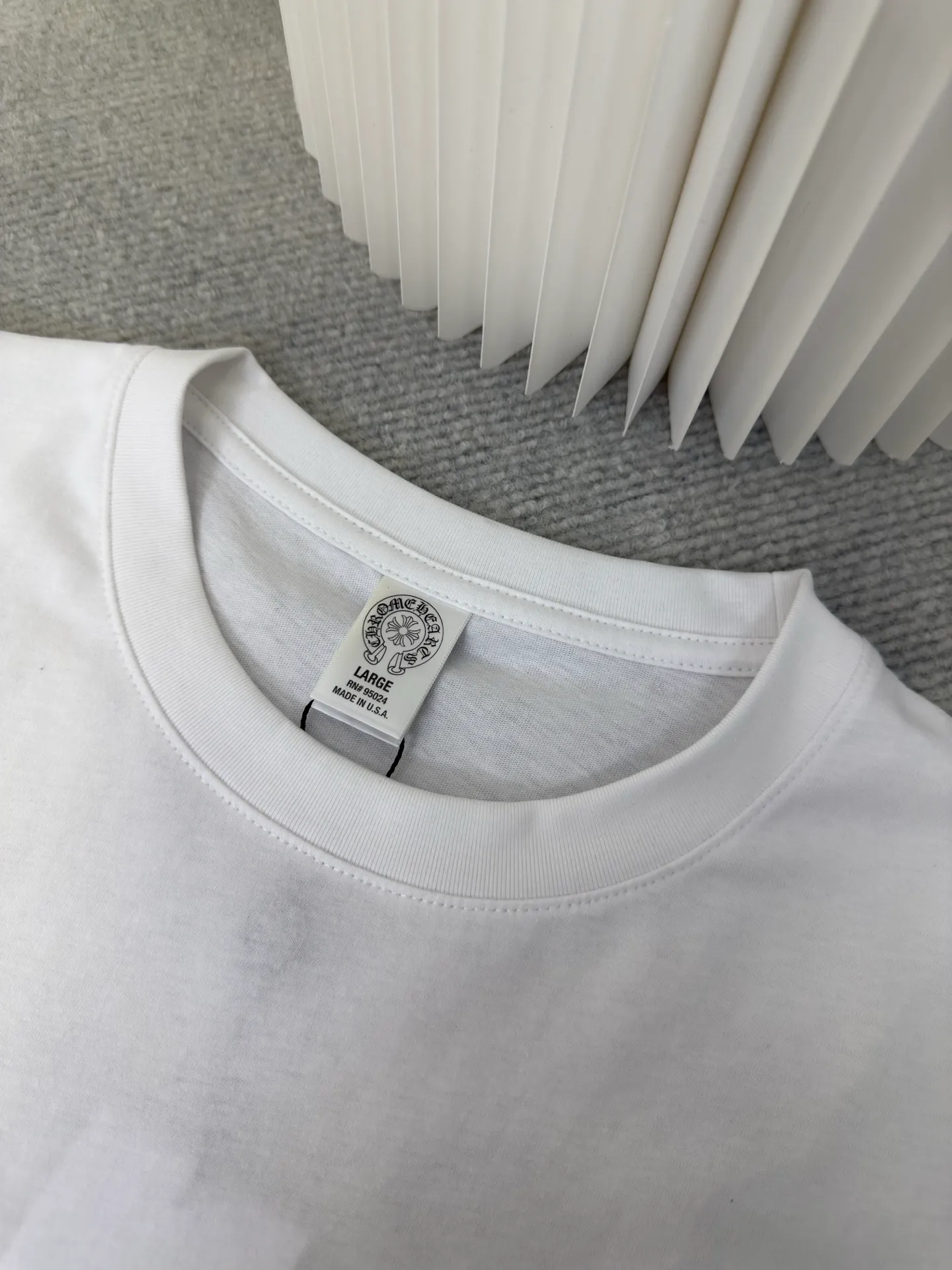 P240 Chrome Hearts/foti Lizard Man Family Portrait Short Sleeves Authentic Open Edition - Physical Counter - Top Luxury Quality 🆚 Instant sale of all editions on the market. The fabric is made of 26 weave 200g cotton. The printing is made of hand glue printing. Customized accessories. Size S M L